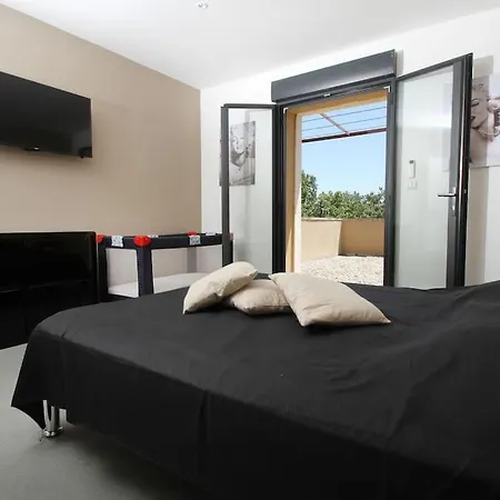 Belle Avec Piscine Interieure Et Piscine Exterieure Les Aiguiers Villa
